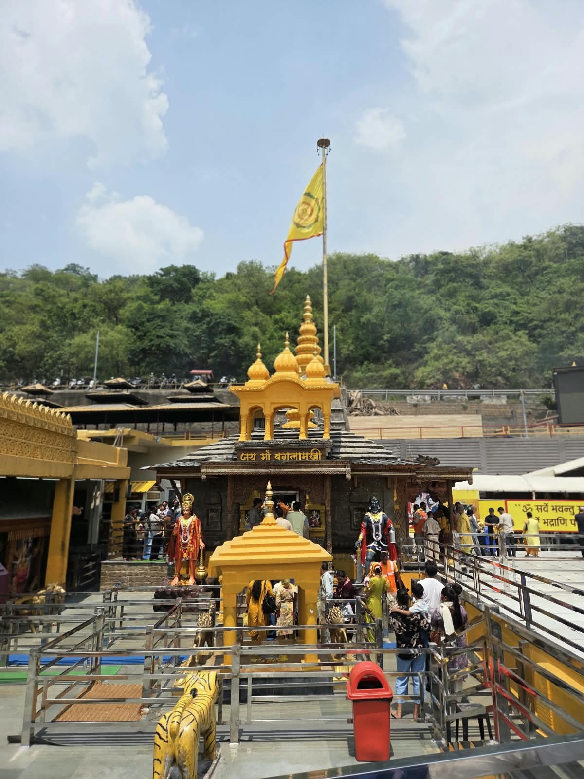 Maa Baglamukhi temple, Himachal